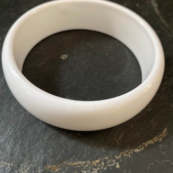 COSTUME JEWELRY--5 PIECES IN LOT. - Picture 6 of 6